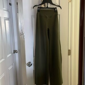 New wide leg leggings size XS/S
